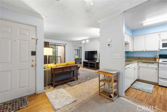 Detail Gallery Image 6 of 36 For 10655 Lemon Ave, Rancho Cucamonga,  CA 91737 - 2 Beds | 1 Baths