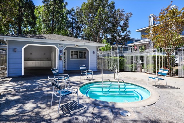 Detail Gallery Image 35 of 37 For 19096 Queensport Lane #C,  Huntington Beach,  CA 92646 - 3 Beds | 2/1 Baths