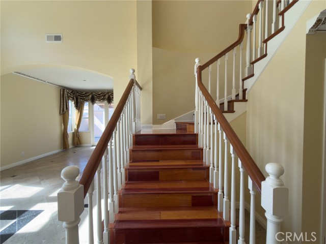 Detail Gallery Image 4 of 74 For 11037 Biella, Whittier,  CA 90604 - 5 Beds | 3/1 Baths