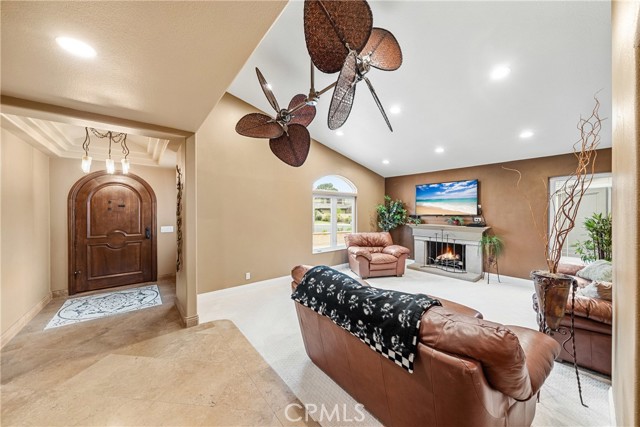 20162 S New Britain Lane, Huntington Beach CA: https://media.crmls.org/medias/8b4ff2a6-9d73-4586-9f70-b66091b30e4a.jpg