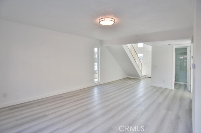 7945 Pinehurst dr, San Bernardino CA: https://media.crmls.org/medias/8b501d1e-9bf9-4e61-b8b3-b334cc724b2f.jpg