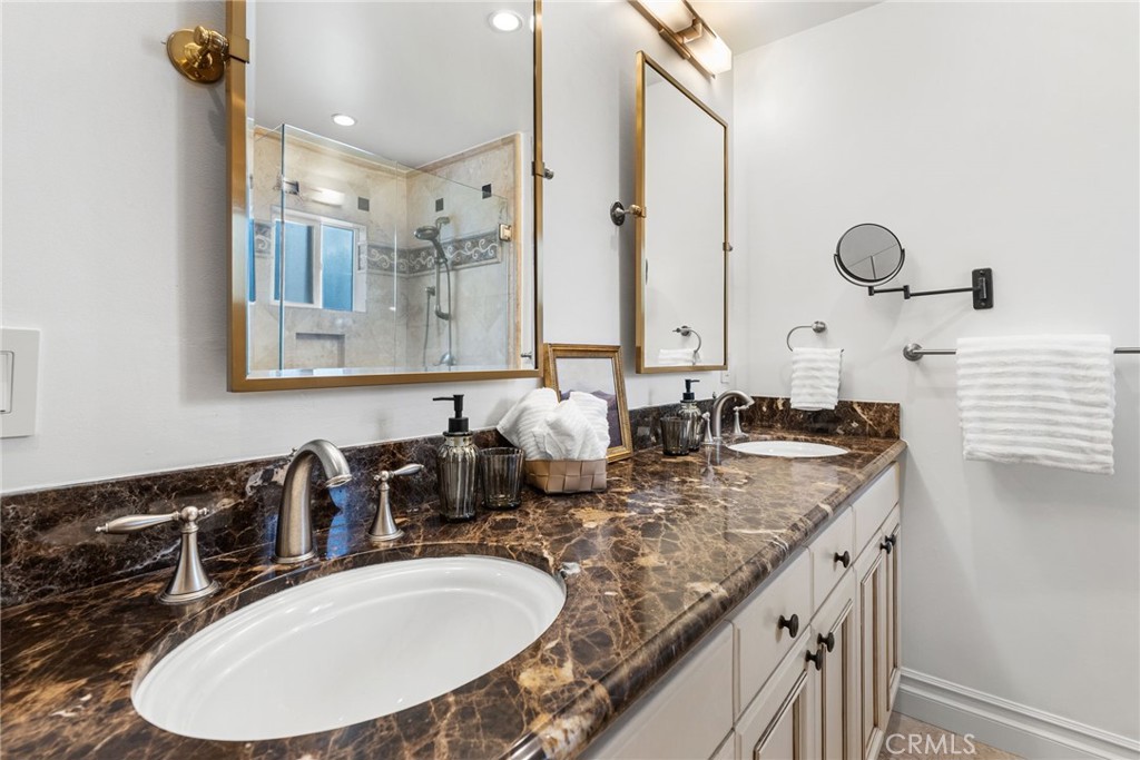 8b508749 4d09 4078 B06f 6702cb366b24