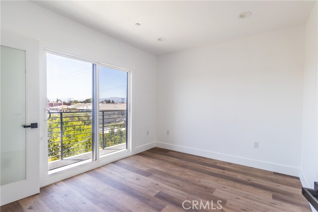4507 W 18th St Drive, Los Angeles CA: https://media.crmls.org/medias/8b50b176-4a8b-4060-ae5b-e51931114513.jpg