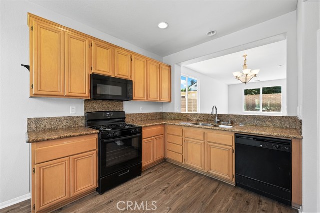 Detail Gallery Image 12 of 32 For 36521 Silverado Dr, Palmdale,  CA 93550 - 3 Beds | 2 Baths