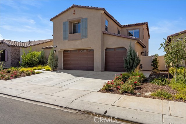 Detail Gallery Image 2 of 33 For 5762 Verde Way, Banning,  CA 92220 - 5 Beds | 3 Baths