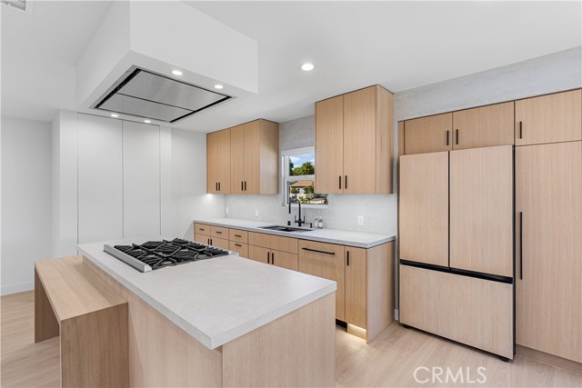 Detail Gallery Image 2 of 33 For 18848 Collins, Tarzana,  CA 91356 - 2 Beds | 2 Baths