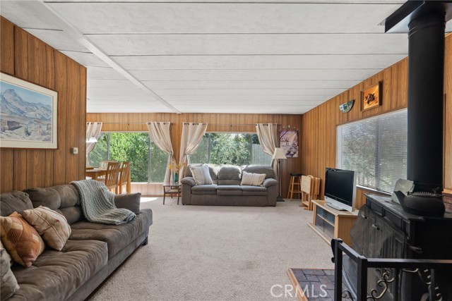 2720 Klondike Way, Pine Mountain Club CA: https://media.crmls.org/medias/8b51e072-f95a-4be4-9d41-bc261b06f856.jpg