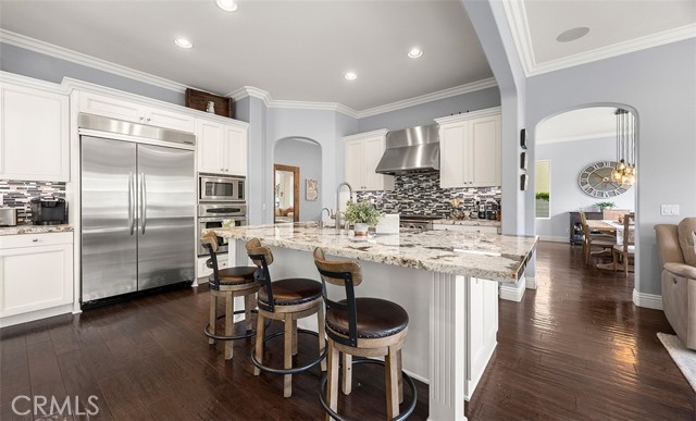 6615 Feather Drive, Huntington Beach CA: https://media.crmls.org/medias/8b5365fa-dbc4-4a36-b9dd-f3df676ca6b5.jpg