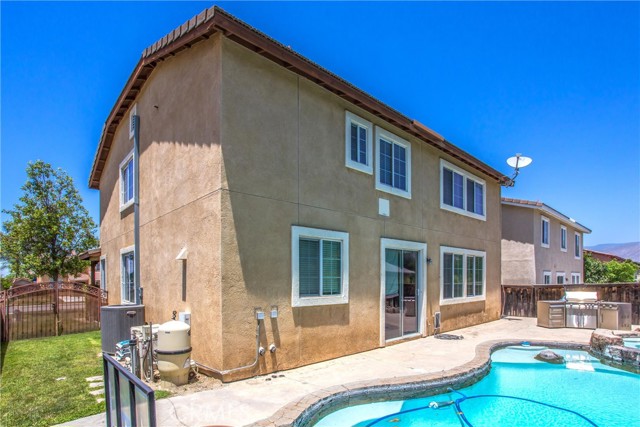 1802 Pummelo Drive, Redlands CA: https://media.crmls.org/medias/8b5372dd-443b-4d1a-93c8-ef0bf705df9e.jpg