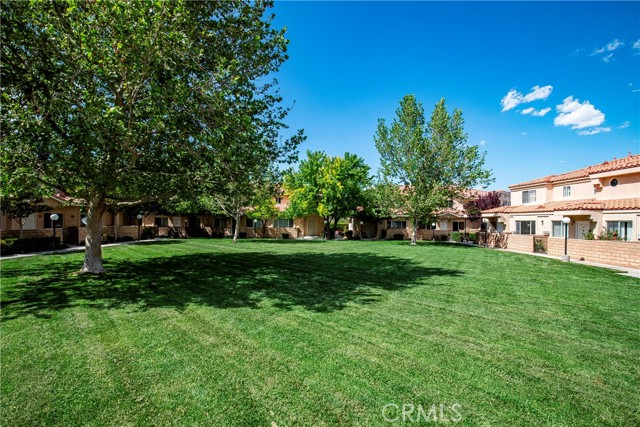 Detail Gallery Image 25 of 39 For 43473 30th St #4,  Lancaster,  CA 93536 - 3 Beds | 2/1 Baths