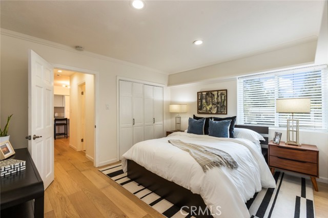 22253 Del Valle Street, Woodland Hills CA: https://media.crmls.org/medias/8b54464d-a217-4ad1-922c-c27f851e3f10.jpg