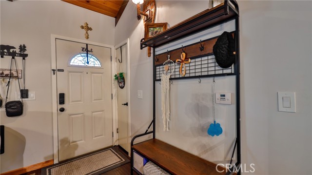 Detail Gallery Image 4 of 40 For 370 Weisshorn Dr, Crestline,  CA 92325 - 2 Beds | 2 Baths