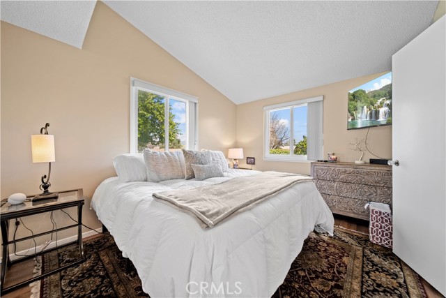 Detail Gallery Image 23 of 45 For 26835 Avenue of the Oaks a,  Newhall,  CA 91321 - 2 Beds | 2 Baths