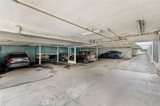1234 N Laurel Avenue, West Hollywood CA: https://media.crmls.org/medias/8b5476bb-6008-440b-b321-53aa4324b570.jpg