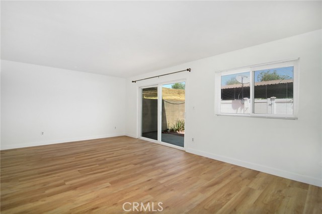 Detail Gallery Image 6 of 20 For 18931 Kittridge St #73,  Reseda,  CA 91335 - 3 Beds | 2 Baths