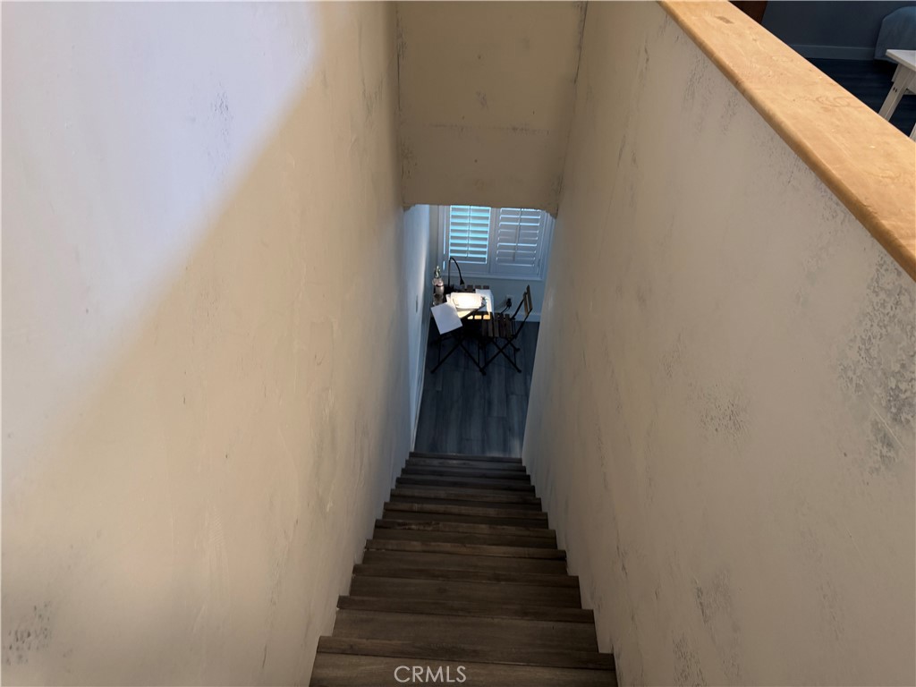 https://media.crmls.org/medias/8b54b34a-47fe-46ed-ad1a-8ae2a5741a70.jpg?preset=X-Large