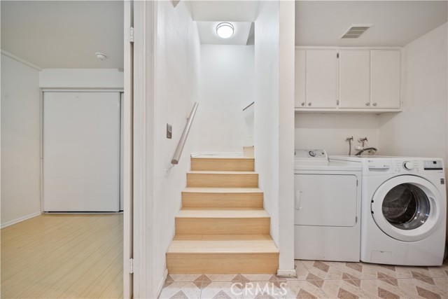 Detail Gallery Image 36 of 47 For 19950 Sherman Way Unit a a,  Winnetka,  CA 91306 - 3 Beds | 4 Baths