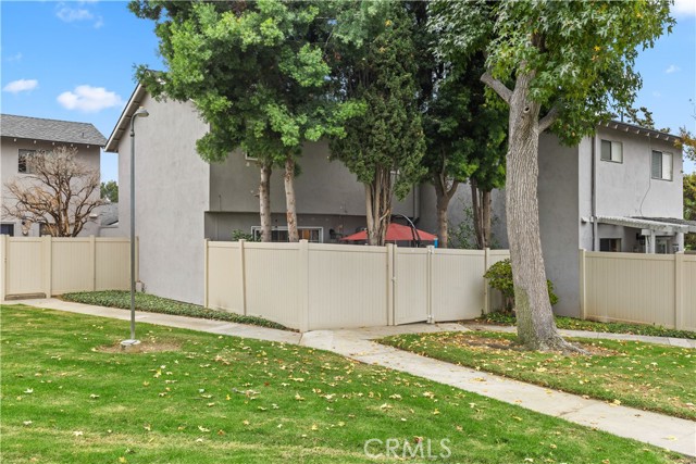 Detail Gallery Image 23 of 35 For 6635 Bridle Cir, Yorba Linda,  CA 92886 - 4 Beds | 2 Baths