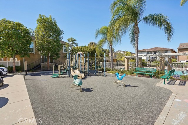 Detail Gallery Image 42 of 50 For 2889 Plaza Del Amo #405,  Torrance,  CA 90503 - 3 Beds | 2/1 Baths