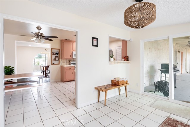 57966 El Dorado Drive, Yucca Valley CA: https://media.crmls.org/medias/8b5583ef-1ec1-45e5-a581-4a09efa51f43.jpg