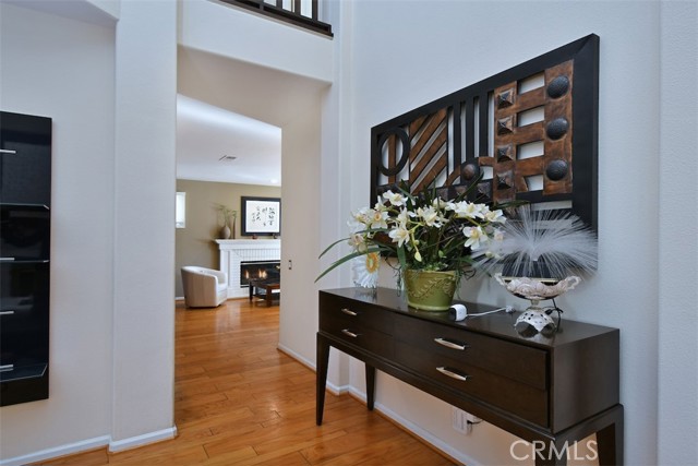 Detail Gallery Image 9 of 42 For 23224 Park Corniche, Calabasas,  CA 91302 - 5 Beds | 4 Baths