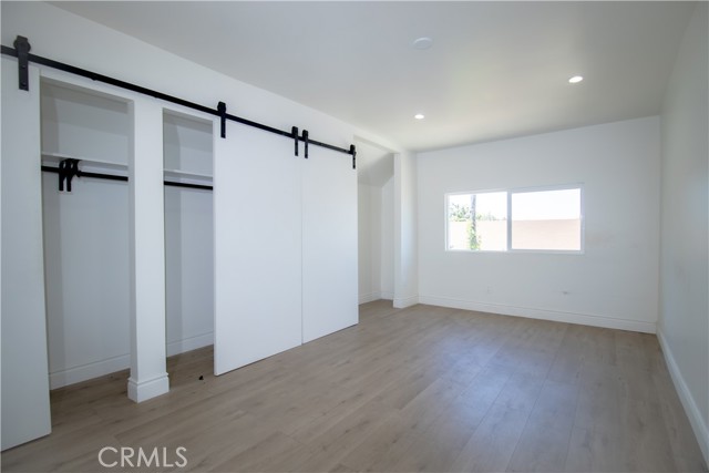 2101 Arlington Avenue, Los Angeles CA: https://media.crmls.org/medias/8b5595a9-0b18-4eab-a7e1-6fafcdd1aa36.jpg