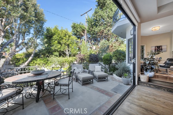 2001 Agnes Rd, Manhattan Beach, California 90266, 5 Bedrooms Bedrooms, ,4 BathroomsBathrooms,Residential,For Sale,Agnes Rd,SB25239453