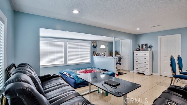 Detail Gallery Image 9 of 34 For 10122 Larson Ave, Garden Grove,  CA 92843 - 3 Beds | 1/1 Baths