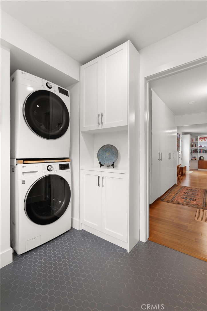 8b567b02 3f7b 4624 B9b7 F87c6c988a93