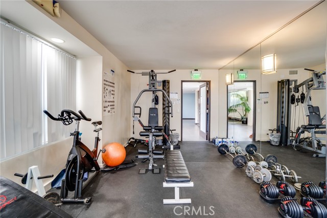 Detail Gallery Image 29 of 36 For 4702 Fulton Ave #303,  Sherman Oaks,  CA 91423 - 2 Beds | 2 Baths