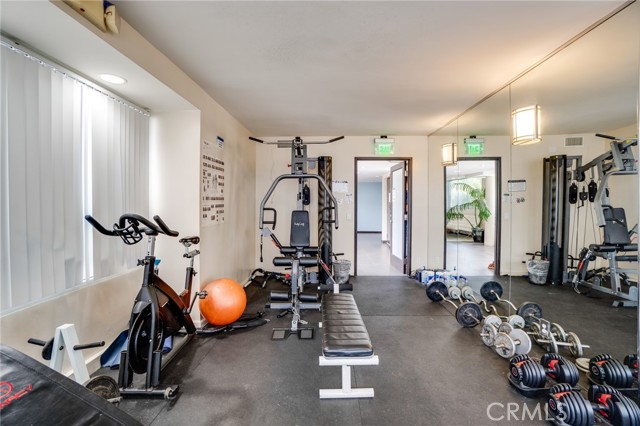 Detail Gallery Image 29 of 36 For 4702 Fulton Ave #303,  Sherman Oaks,  CA 91423 - 2 Beds | 2 Baths