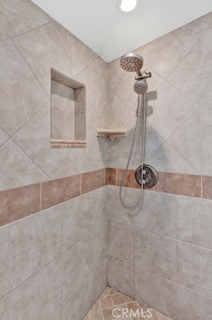 Detail Gallery Image 15 of 31 For 14532 Westfall Rd, Tustin,  CA 92780 - 4 Beds | 2/1 Baths