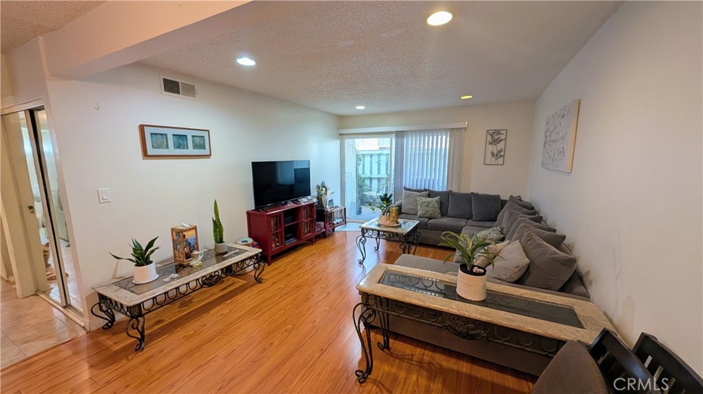 18620 Hatteras #137