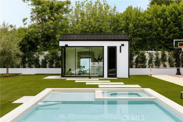 5461 Bothwell Road, Tarzana CA: https://media.crmls.org/medias/8b57de3e-de7c-41bc-9de1-baaaec4376a5.jpg
