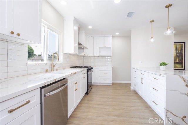 Detail Gallery Image 7 of 33 For 20341 Schoenborn St, Winnetka,  CA 91306 - 3 Beds | 2 Baths