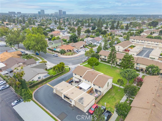 201 W Alton Ave, Santa Ana CA: https://media.crmls.org/medias/8b582697-f549-433a-9f63-cfbeb00bba1c.jpg
