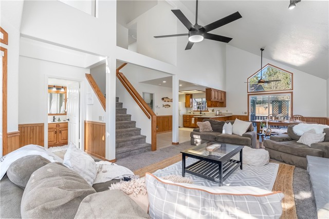 43144 Moonridge Road, Big Bear Lake CA: https://media.crmls.org/medias/8b584e78-2adc-4f50-ae72-5ed3be083d2d.jpg