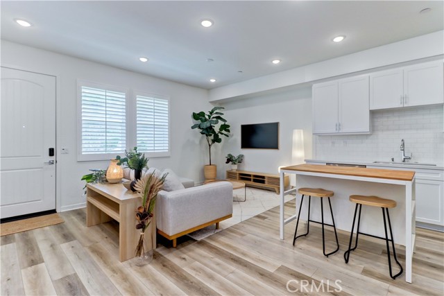 Detail Gallery Image 2 of 31 For 114 Lugo, Mission Viejo,  CA 92692 - 1 Beds | 1/1 Baths