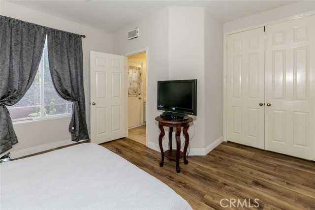 24736 Wooded Vista, West Hills CA: https://media.crmls.org/medias/8b5a01e5-5b5b-4c52-a49f-80de24465351.jpg