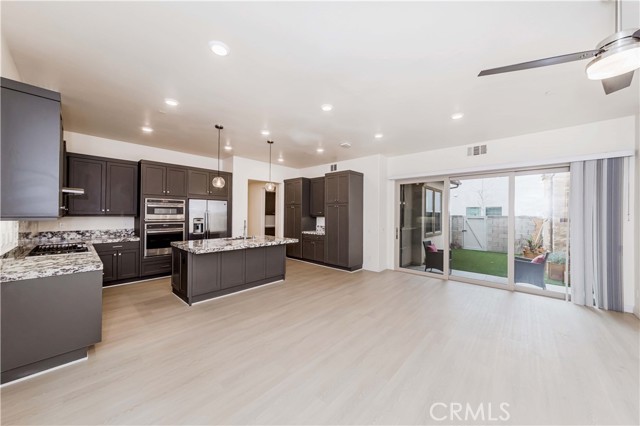 Detail Gallery Image 27 of 38 For 191 Frame, Irvine,  CA 92618 - 3 Beds | 2 Baths