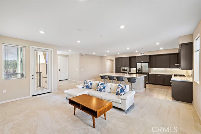 Detail Gallery Image 2 of 20 For 111 Bowery, Irvine,  CA 92612 - 2 Beds | 2 Baths