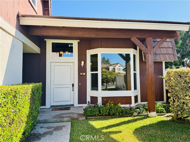 Detail Gallery Image 2 of 21 For 10 Coldbrook, Irvine,  CA 92604 - 4 Beds | 2/1 Baths