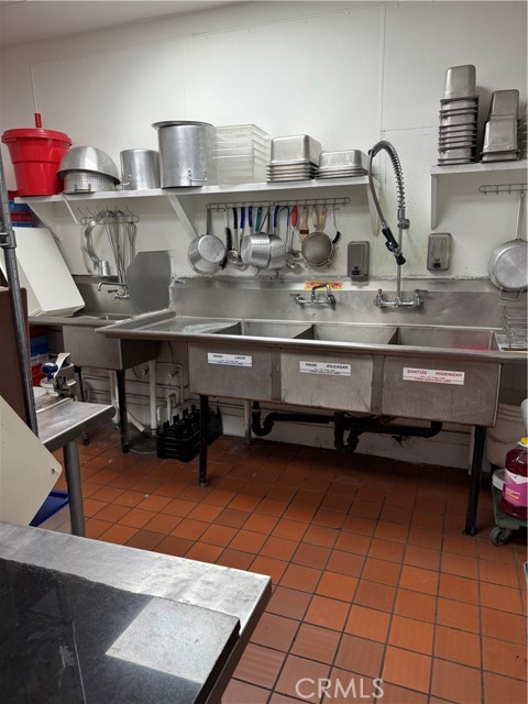 Commercial for Sale in Van Nuys, California