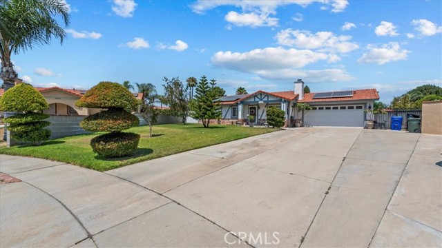 Detail Gallery Image 2 of 36 For 18432 Mindanao St, Bloomington,  CA 92316 - 3 Beds | 2 Baths