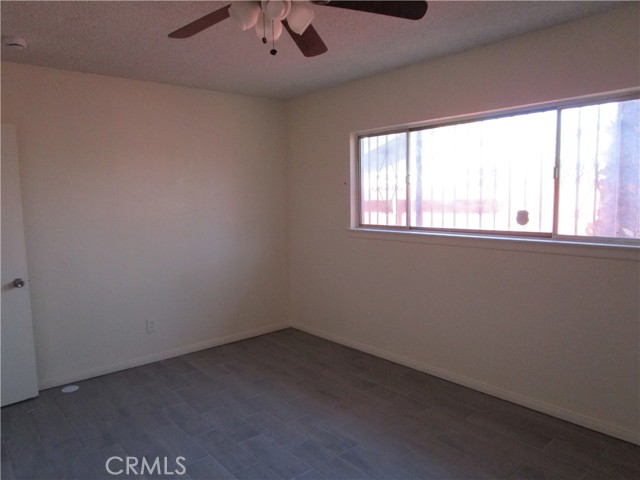 Detail Gallery Image 17 of 28 For 931 E Mesa Dr, Rialto,  CA 92376 - 3 Beds | 2 Baths