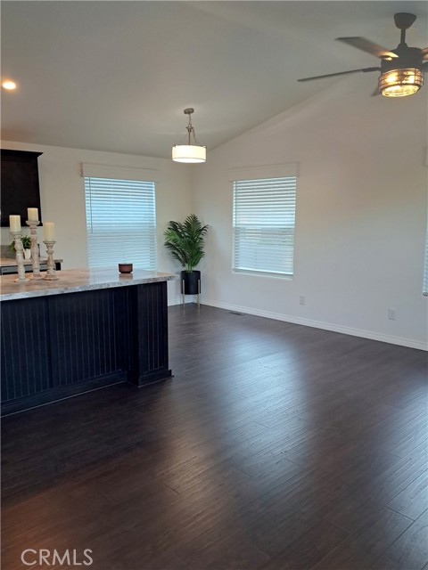 Detail Gallery Image 6 of 24 For 400 E. Arbor St. #1,  Long Beach,  CA 90805 - 3 Beds | 2 Baths