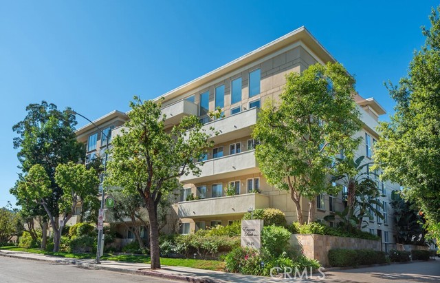 Detail Gallery Image 1 of 24 For 4949 Genesta Ave #407,  Encino,  CA 91316 - 2 Beds | 2 Baths