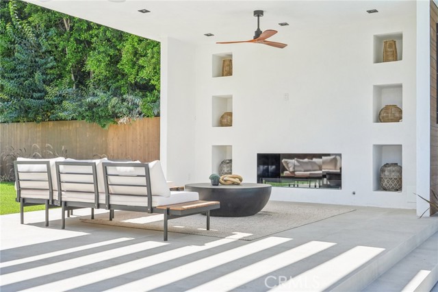 22930 Dolorosa Street, Woodland Hills CA: https://media.crmls.org/medias/8b5cb40a-b8b7-494c-8736-eadd6bb8994d.jpg