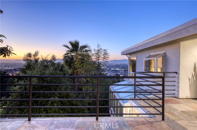 3863 Sherwood Place, Sherman Oaks CA: https://media.crmls.org/medias/8b5d9061-cb40-4379-8348-48428ea792e4.jpg