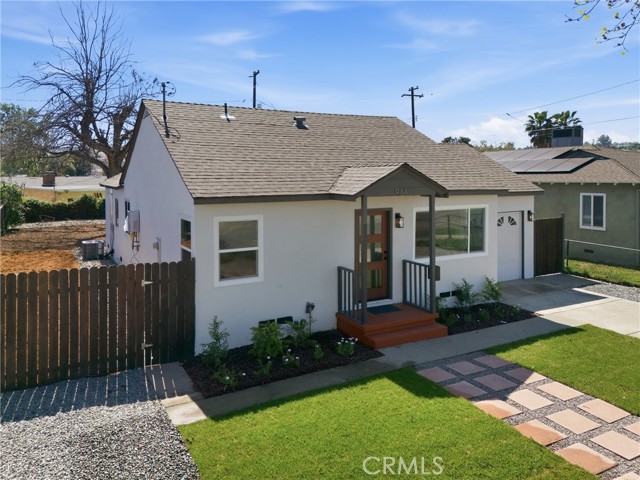 Detail Gallery Image 2 of 39 For 984 Fremont St, Pomona,  CA 91766 - 3 Beds | 2 Baths